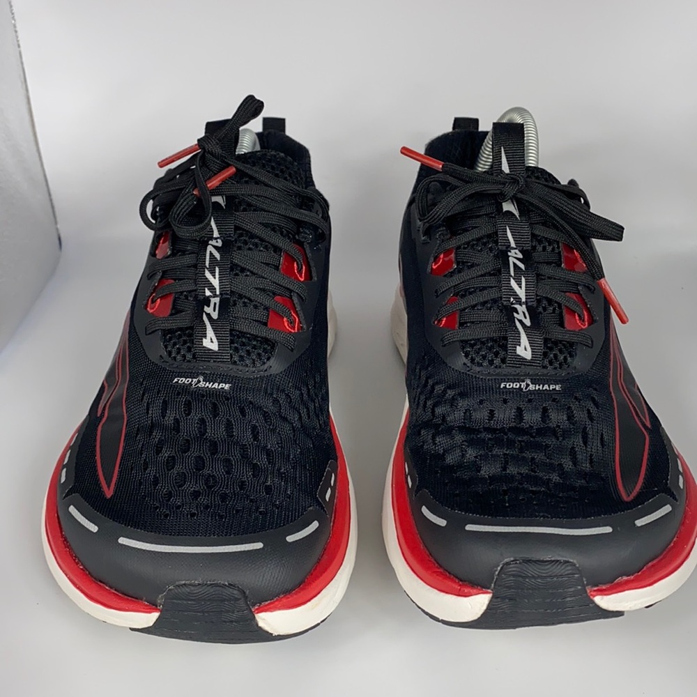 Altra Torin 4 Mens Black Red Runners Neutral Sz8.5
